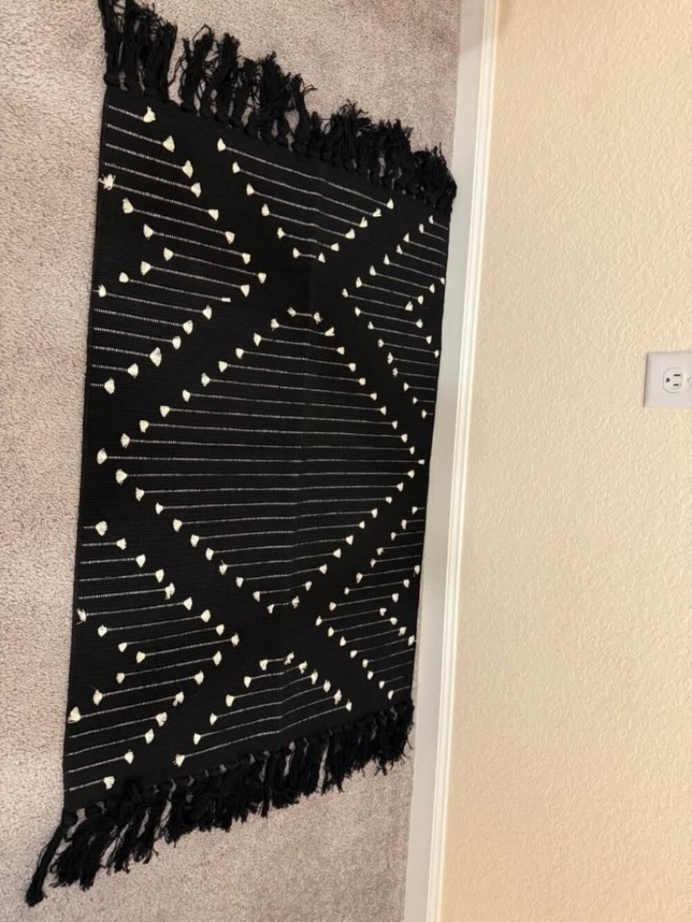 Brand new rug - 60x90 inches boho style